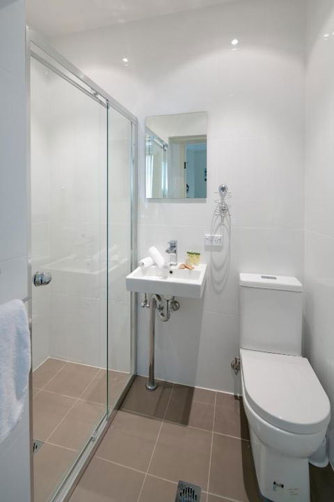 Neutral Bay Lodge - Mackay Tourism 1