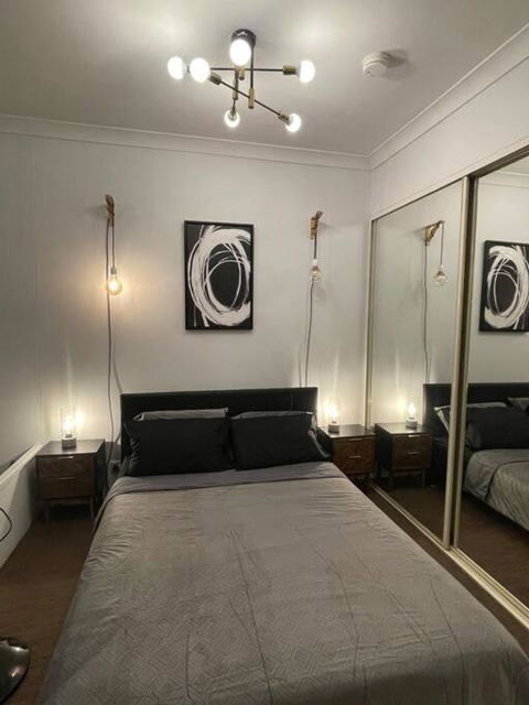 Neutral Bay Studio - Mackay Tourism 1