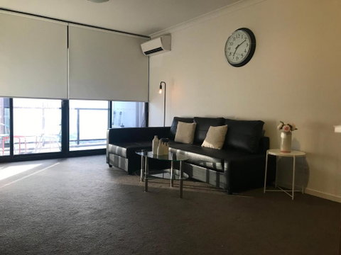 New Luxurious Skyview 2Bedroom Apartment Liverpool - Mackay Tourism 3