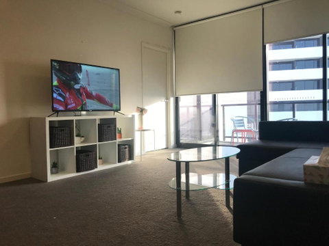 New Luxurious Skyview 2Bedroom Apartment Liverpool - Mackay Tourism 1