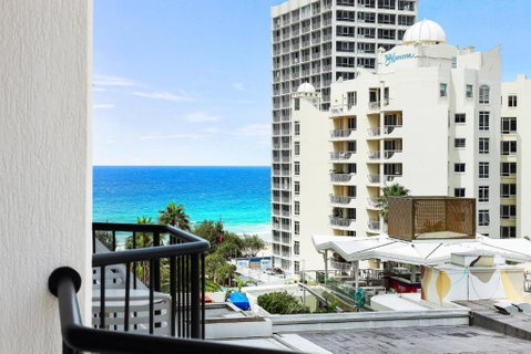 NEW Stunning Central Surfers Studio Apartment. - Mackay Tourism 1