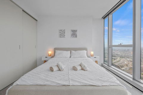 NEW Top Floor L70 CBD Luxury Apt - Mackay Tourism 1