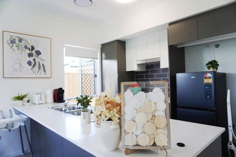 New Utopia 4 Bedrooms House Near Springfield - Mackay Tourism 3