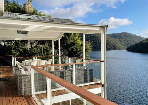NINE At Berowra Waters, Luxury Waterfront With Hot Tub - Mackay Tourism 0
