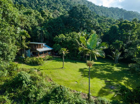 Noah Creek Eco Huts - Mackay Tourism 2