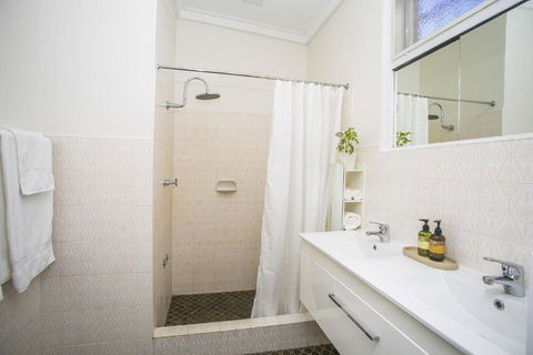 NOR214 - Northstead Coastal Charm - Mackay Tourism 3