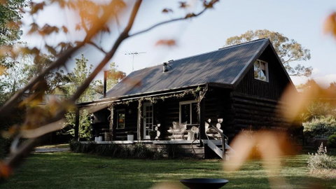 Norsu Cabin - Mackay Tourism 0