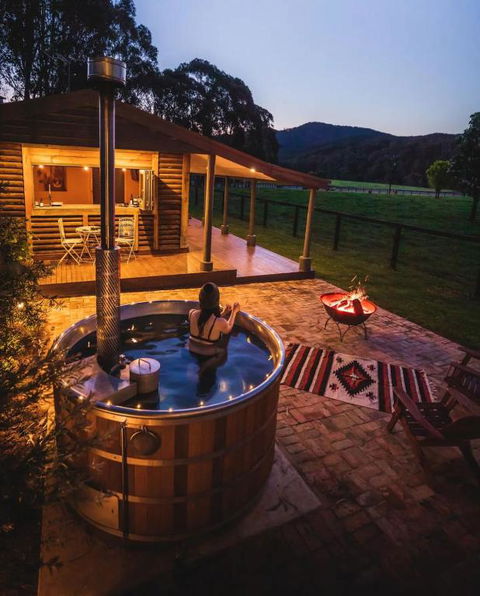 Nug Nug Park Cabin - Mackay Tourism 1