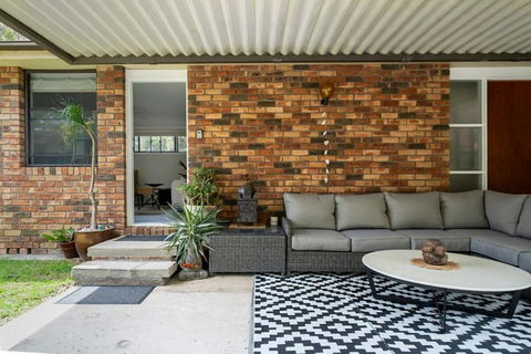 Oak Retreat Bliss By The Beach - Mackay Tourism 0