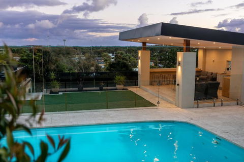 OASIS ON SUNSET - Tranquility Close To The Ocean - Mackay Tourism 1