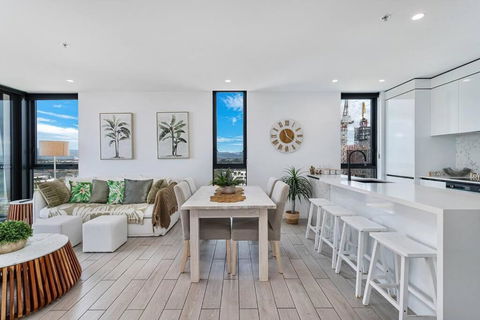 OPUS Apartment - Beach At Your Doorstep Short Walk To Light Rail - Mackay Tourism 3