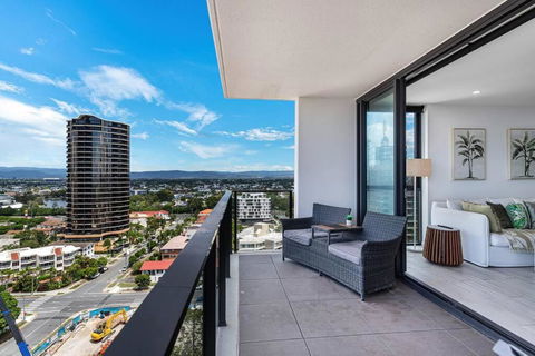 OPUS Apartment - Beach At Your Doorstep Short Walk To Light Rail - Mackay Tourism 1