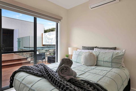 OG Spa Retreat- 3 Bedroom, Spa, Central, Aircon - Mackay Tourism 1