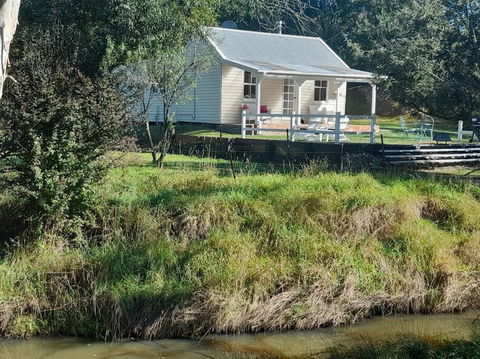 Old Oak Tree Cottage - Mackay Tourism 2