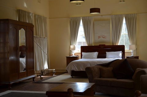Old Parkes Convent - Mackay Tourism 1