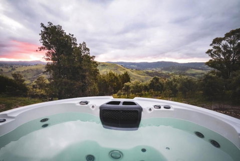 Olive Hill Spa, Views & Home Cinema - Mackay Tourism 1