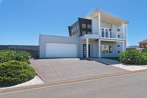 On Seascape - Mackay Tourism 0