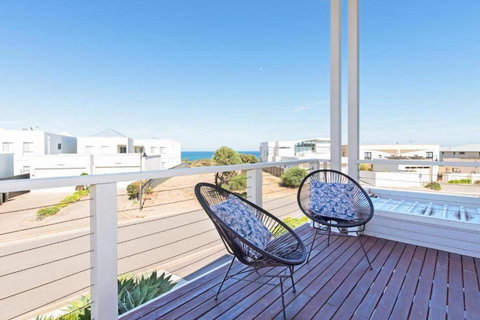 On Seascape - Mackay Tourism 3