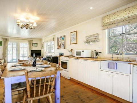 Orchard Cottage Alpine Southern Highlands - Mackay Tourism 3