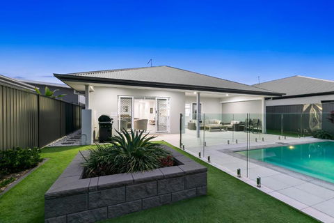 OSPREY ISLAND RETREAT - Mackay Tourism 0