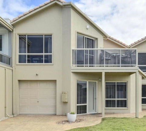 Panayil BeachHouse ! Stunning Ocean Views! - Mackay Tourism 0