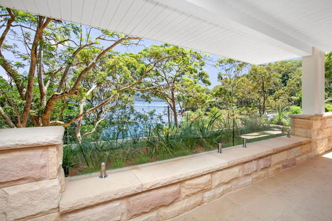 Paradise On Pittwater - Paradise Beach - Mackay Tourism 2