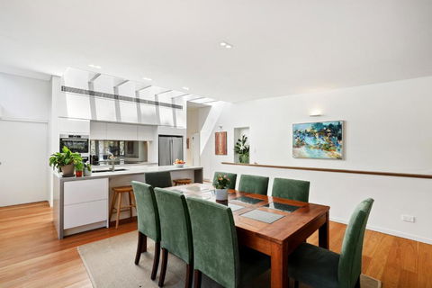 Paradise Villa - Pittwater Views - Mackay Tourism 1