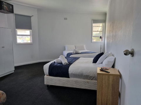 Parkes Hotel - Mackay Tourism 1