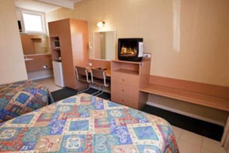 Parkville Motel - Mackay Tourism 3