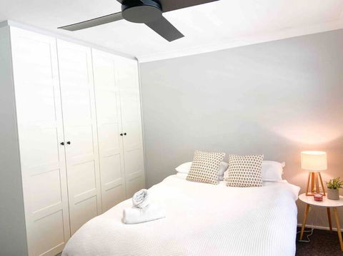 Peaceful Merewether Family Home - Mackay Tourism 0
