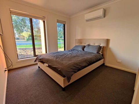 Pelican Cliff - Mackay Tourism 3