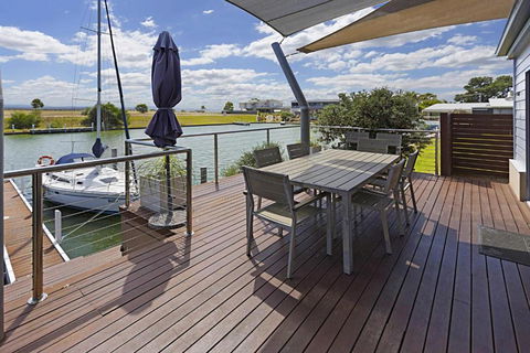 Pelican Landing - Mackay Tourism 2