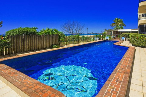 Pelican Sands Beach Resort - Mackay Tourism 1