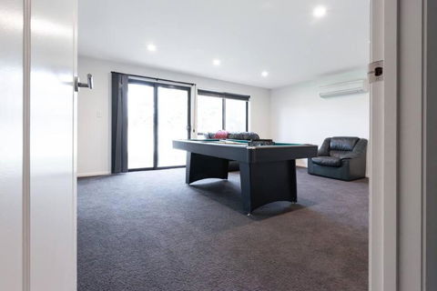 Perfect For Groups And Large Families - Sleeps 12 - Mackay Tourism 3