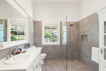 Pet Friendly Family Home In Brisbane - Relocations And Family Stays - Fast Internet - Parking - Netflix - Mackay Tourism 2