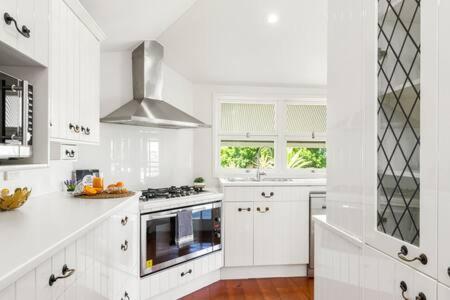 Pet Friendly Family Home In Brisbane - Relocations And Family Stays - Fast Internet - Parking - Netflix - Mackay Tourism 3