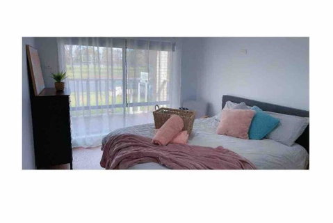 Pet Friendly Home In Albury - Mackay Tourism 1