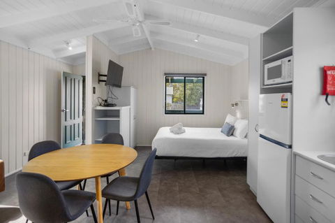Pet Friendly On The Great Ocean Road - Mackay Tourism 1