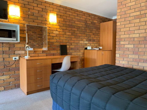 Peter Allen Motor Inn - Mackay Tourism 0