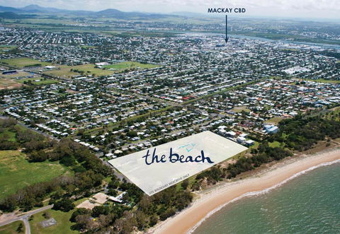 Petrie Beach Holiday Home - Mackay Tourism 1