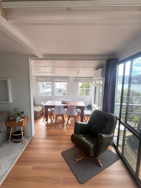 Pine Cottage - Mackay Tourism 0