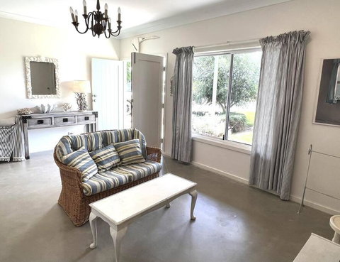 Pine Lodge - Mackay Tourism 1