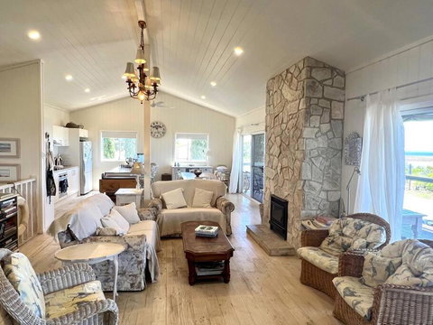 Pine Lodge - Mackay Tourism 2