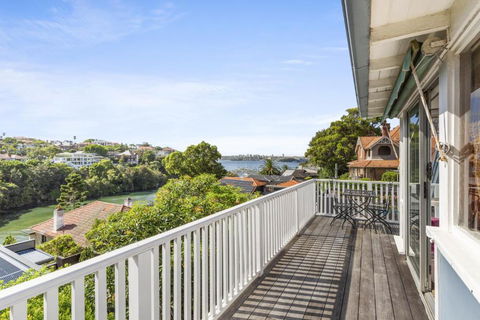 Poolside Stay - Close To Taronga Zoo & Luna Park - Mackay Tourism 0