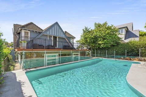 Poolside Stay - Close To Taronga Zoo & Luna Park - Mackay Tourism 1