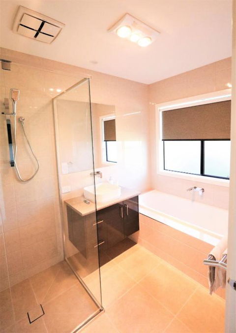 Popular Luxury Villa Kialla Shepparton - Mackay Tourism 2