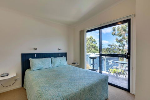 Port Huon Cottages - Mackay Tourism 3