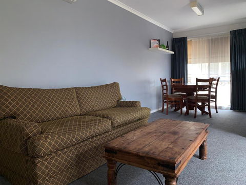 Portarlington Holiday Apartment - Mackay Tourism 3