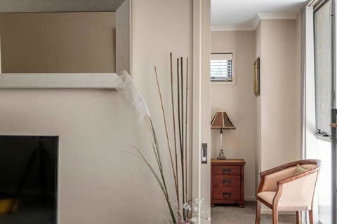 Quiet Apartment In Braddon ACT - Mackay Tourism 1