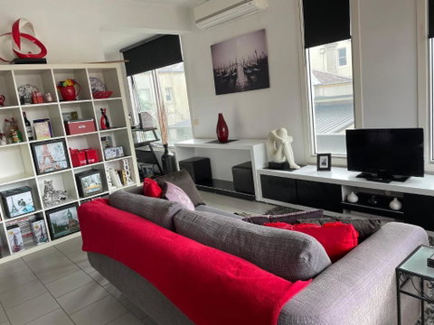 Radiance - Chic Fitzroy Street Apartment - Mackay Tourism 0
